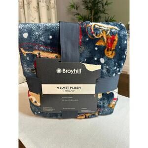 Broyhill sledding dogs Soft Velvet Plush Throw